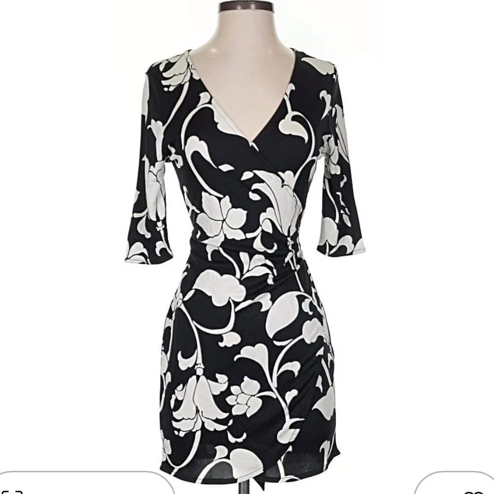 White House Black Market Black and White Floral Dress